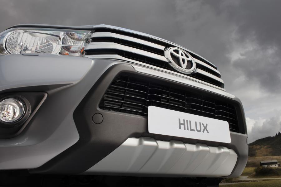 Детали экстерьера Toyota Hilux Double Cab Legende Sport 2018 года  (фото 8 из 11)